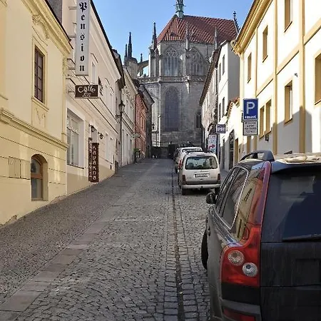 Pod Vezi 3*