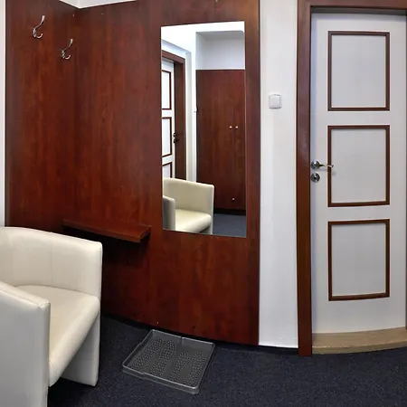 ゲストハウス Pod Vezi コリーン