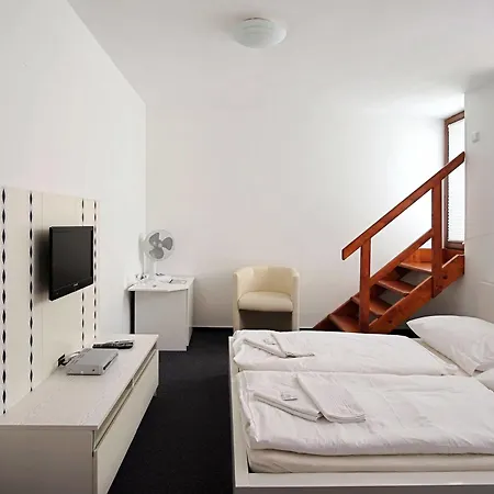 Pod Vezi 3*